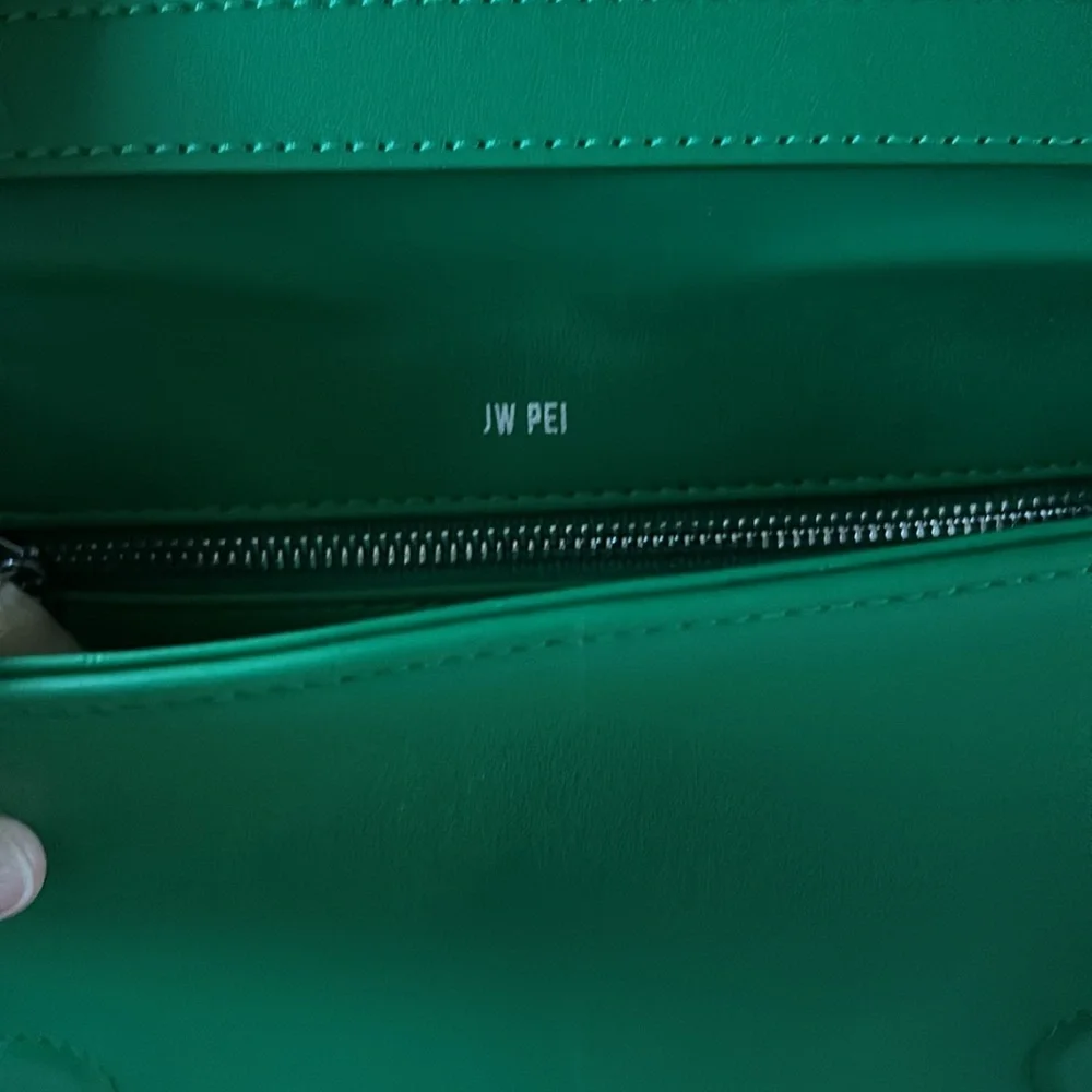 JW PEI Green Quilted Puffy Crossbody Bag - Picture 4 of 15